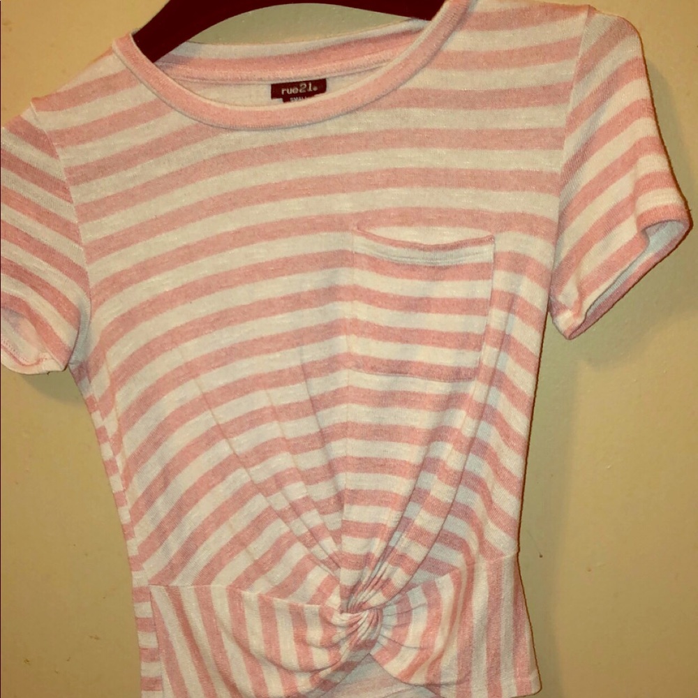 Rue21 strip knot crop, super cute with anything💯